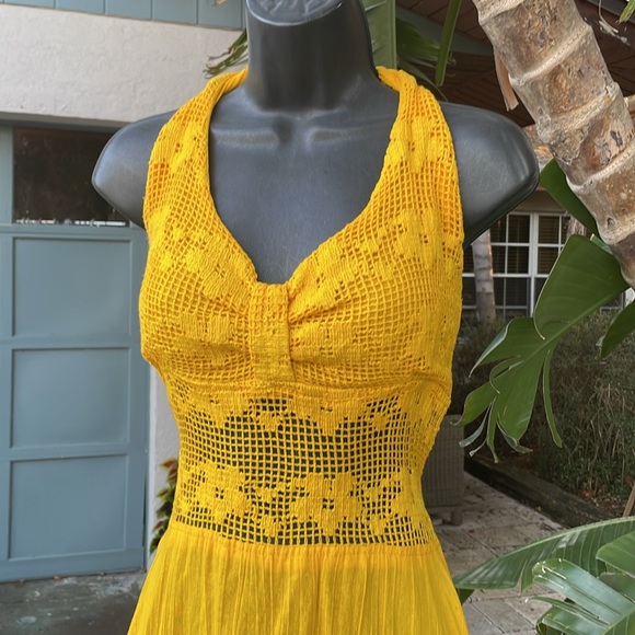 Crochet, asymmetric halter - Picture 3 of 7